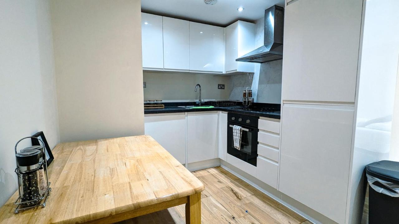 Spacious Apartment In Trendy Hackney 런던 외부 사진