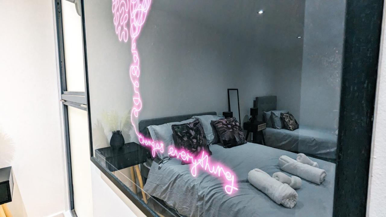 Spacious Apartment In Trendy Hackney 런던 외부 사진